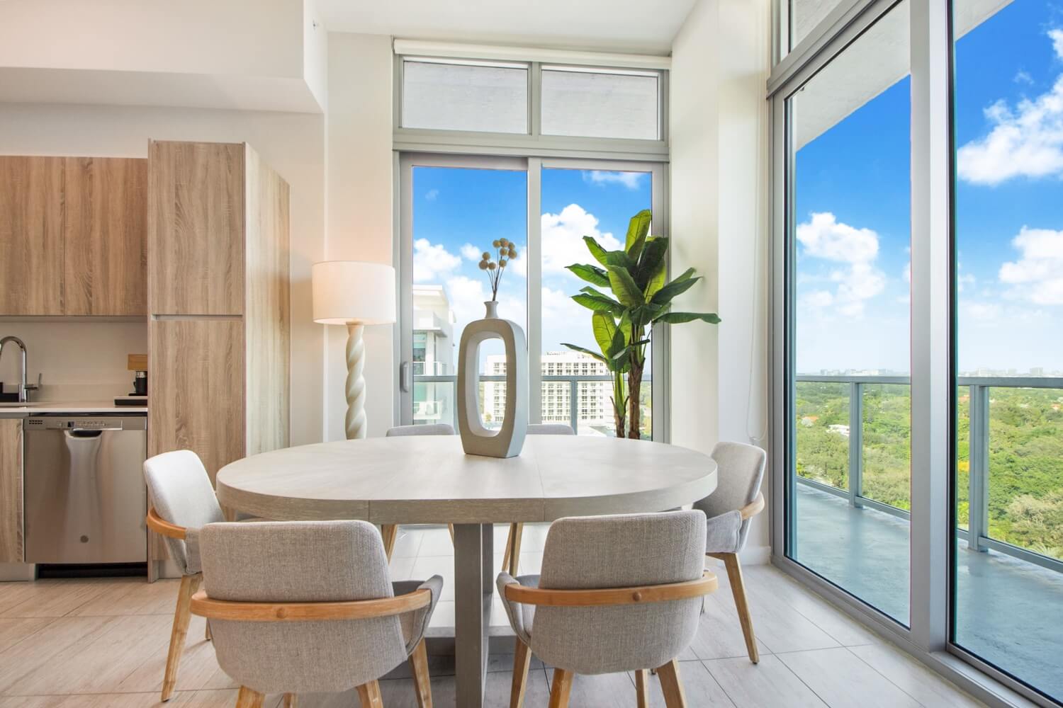 Panoramic Bay views - Two Bedrooms Condo