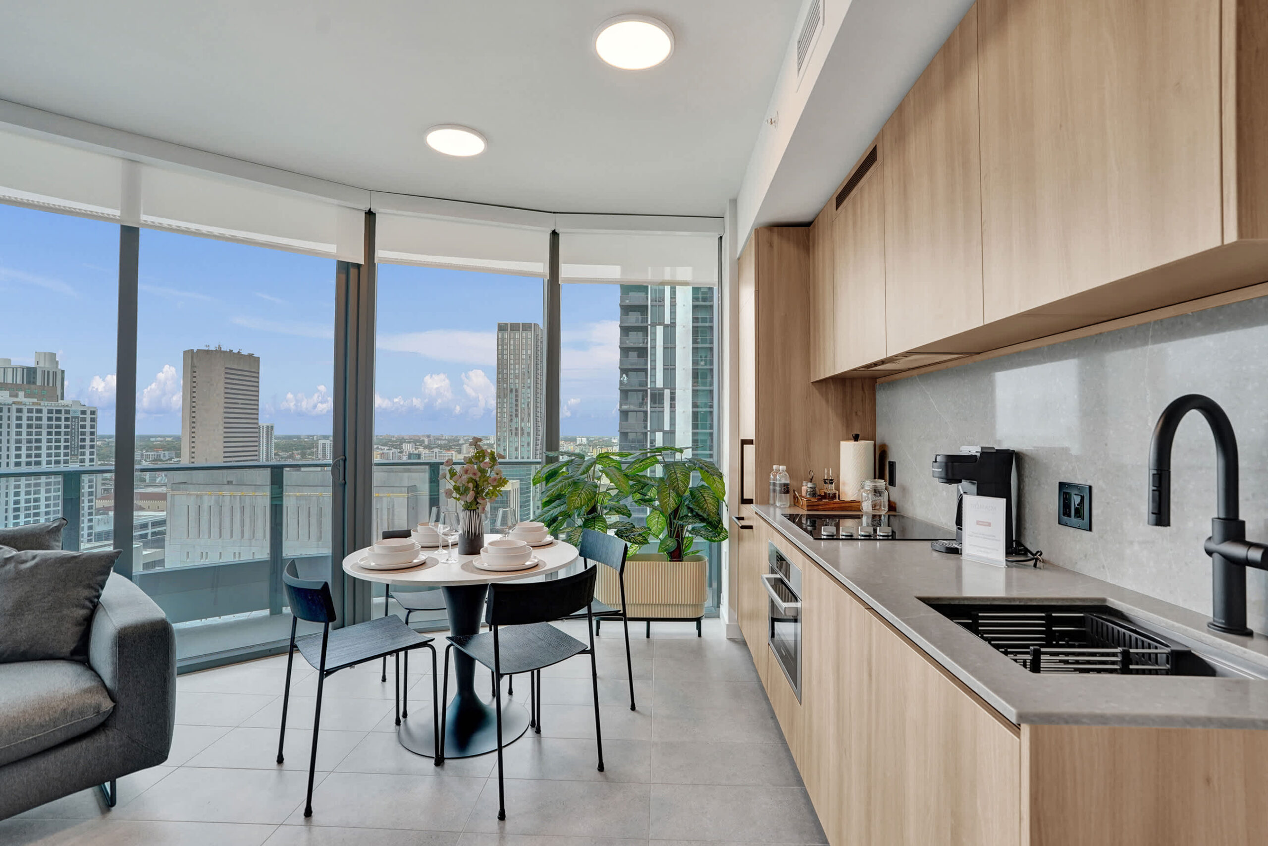 Cool condo, amazing views Downtown Miami 1/1