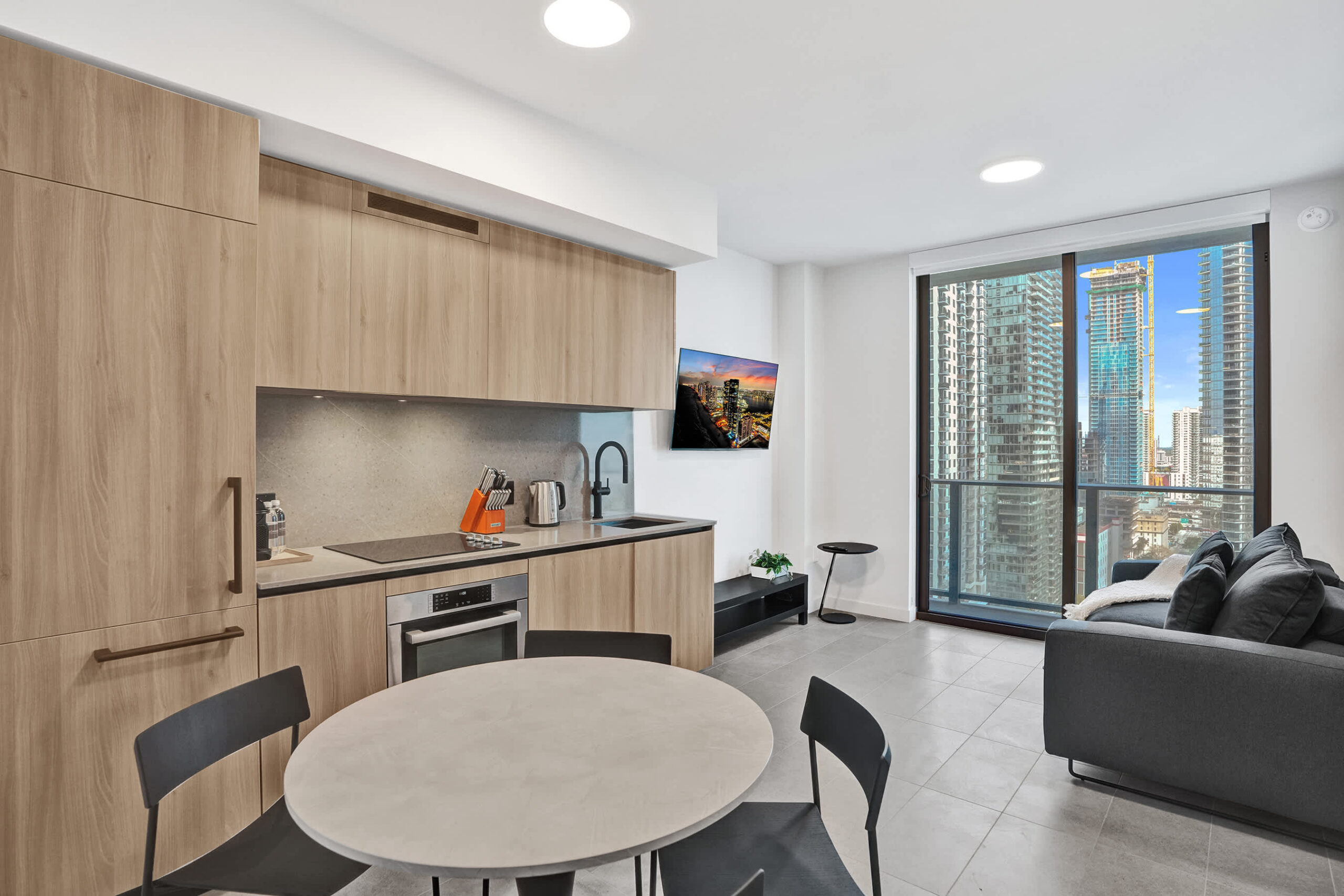 NEWStunning views Downtown Miami 1/2+Den