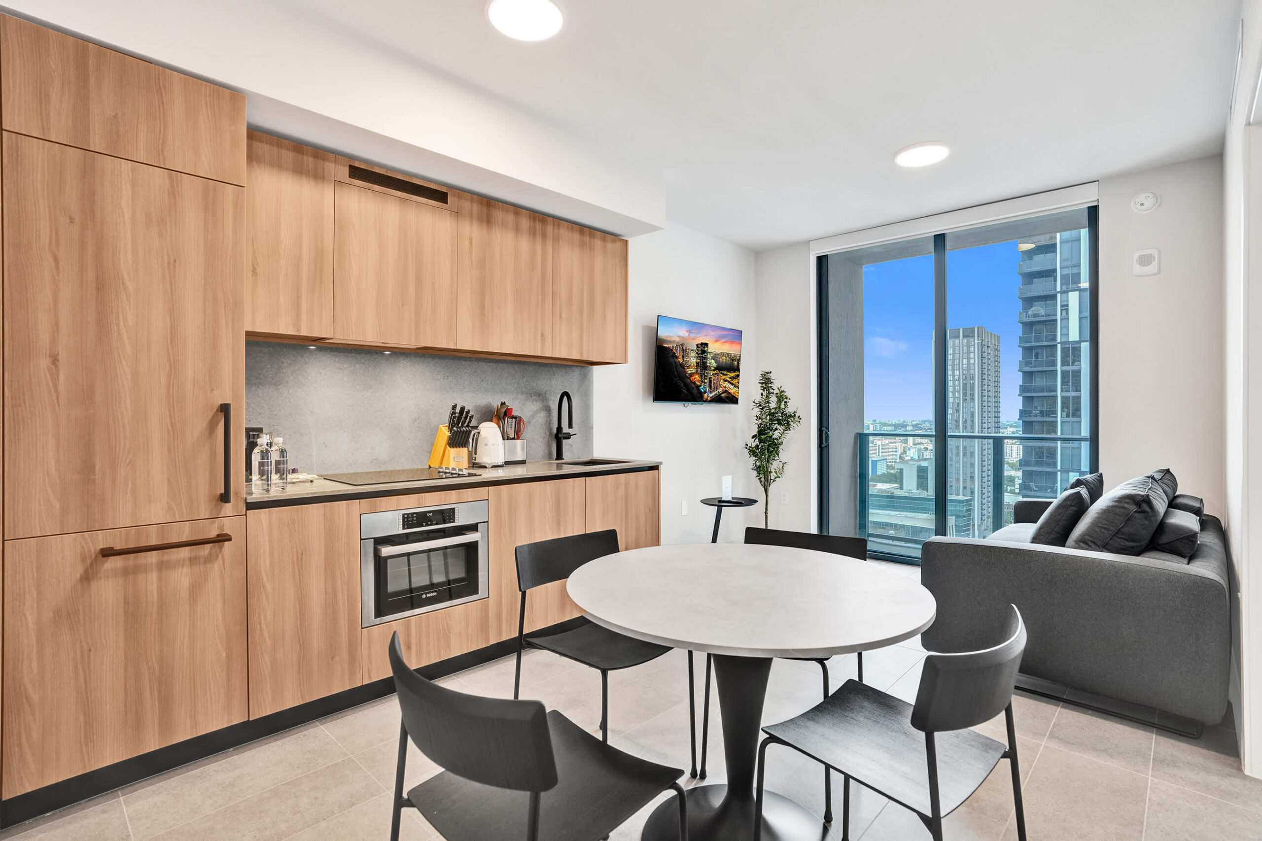 Cool Amazing views Downtown Miami 1/1.5 36th Floor